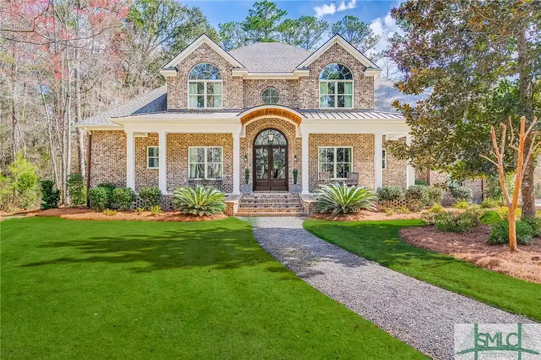Timeless Elegance with an Abundance of Space