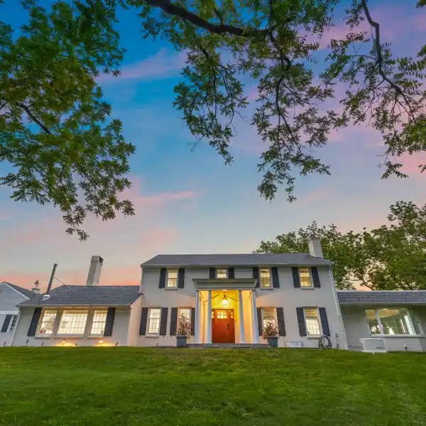 ALLURING COLONIAL ESTATE