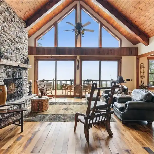 MAJESTIC MOUNTAIN HOME IN BIG CANOE