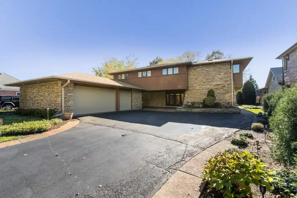 A Unique Gem Perched on Park Ridge Golf Course