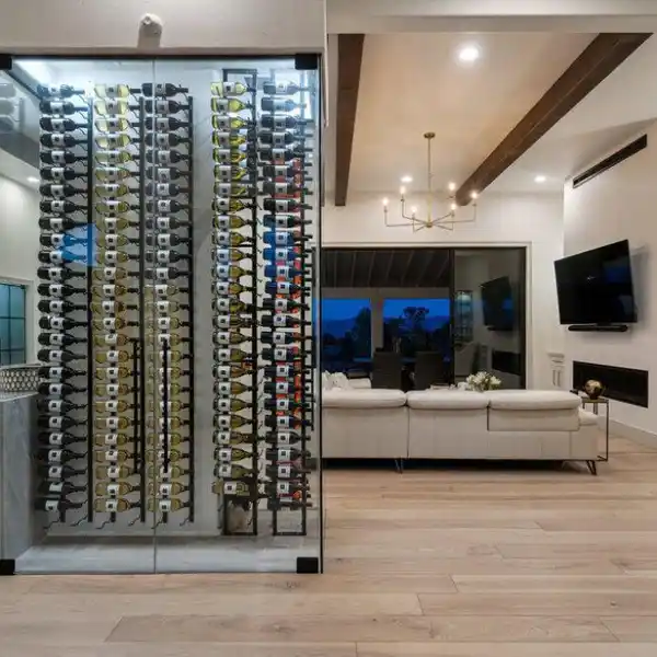 LUXURY SADDLEHORN ESTATE WITH SURROUNDING MOUNTAINS