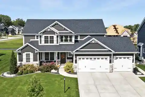 Lovely Nearly New Home