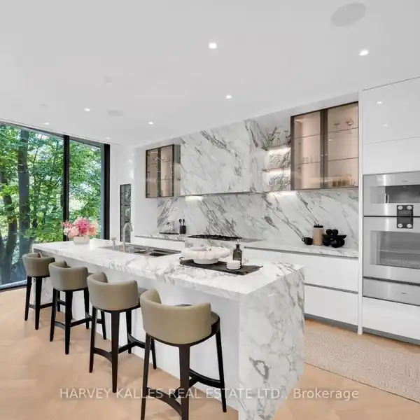 UNIQUE JEWEL BOX IN ROSEDALE