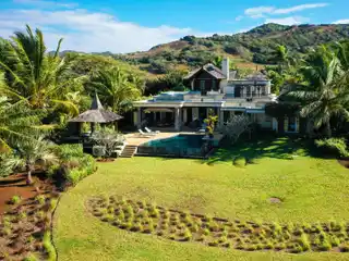 Sumptuous Villa Located in the Prestigious Villas Valriches Estate