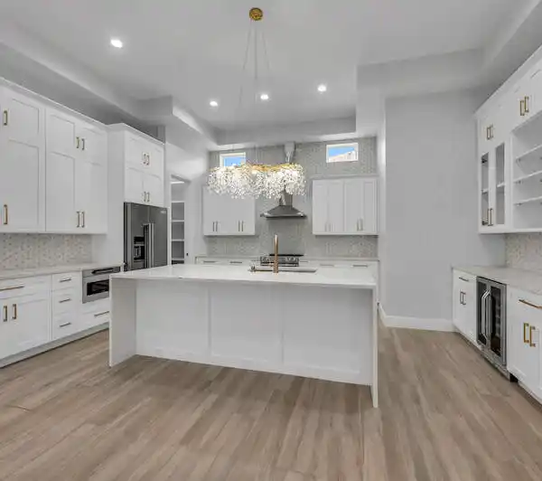 BEAUTIFULLY DESIGNED LAKEFRONT HOME