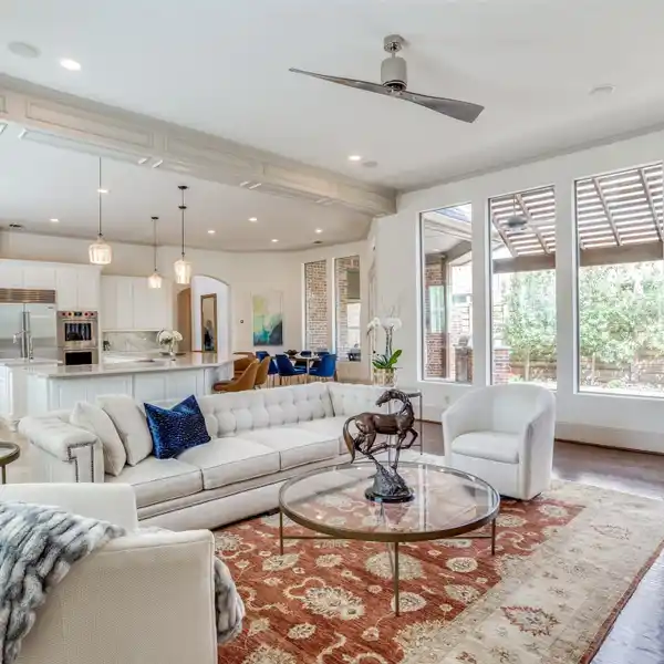 PHENOMINAL ESTATE WITH LUXE ENTERTAINING SPACES