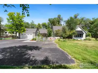 Extraordinary Country Estate on 1.5 Acres