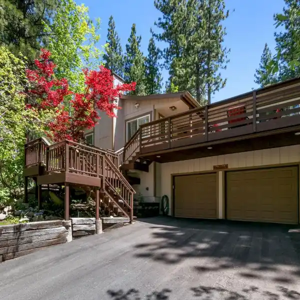 FULLY FURNISHED GEM NEAR HEAVENLY SKI RESORT