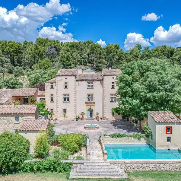 16TH CENTURY RENAISSANCE CHATEAU AND DEPENDENCIE