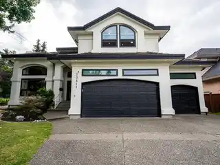 Renovated Three-Level Contemporary Home in Fraser Heights