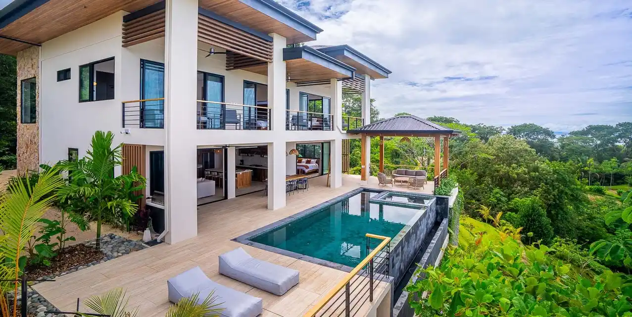Captivating Modern Luxury Home