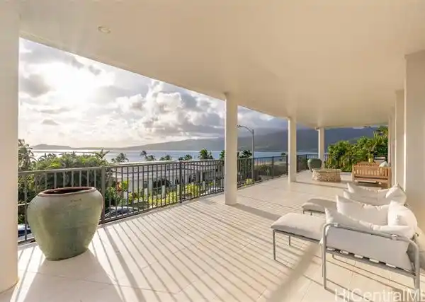 LANDMARK KOKO KAI RESIDENCE WITH BREATHTAKING VIEWS