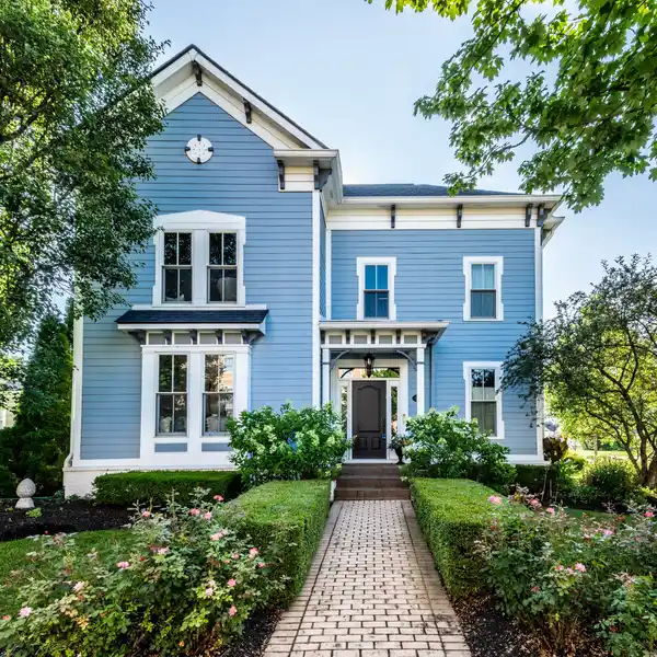 SPACIOUS VILLAGE RETREAT WITH PRIVATE BACKYARD