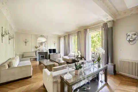 Spacious Apartment in Ideal Location
