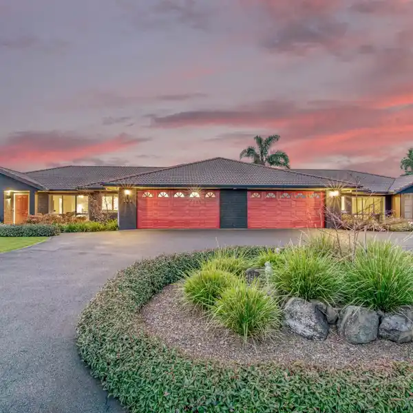 FAMILY ENTERTAINER INSIDE AND OUT