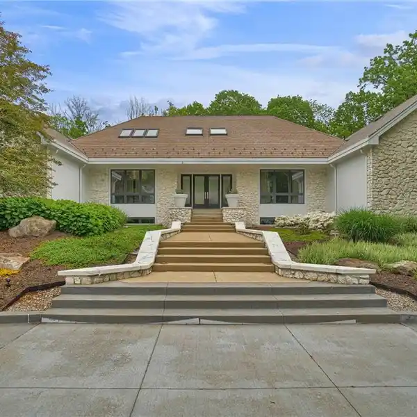 CUSTOM MODERN MASTERPIECE