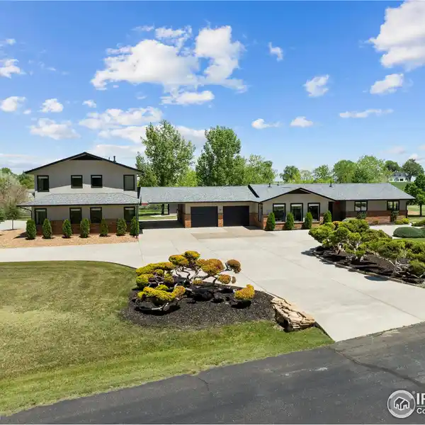 FULLY RENOVATED RANCH-STYLE HOME ON 2.6 ACRES