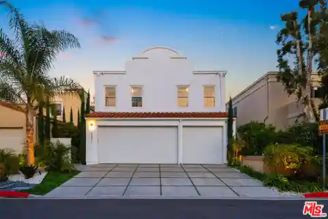 Modern Luxury Meets Smart Living