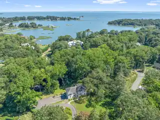 Distinguished Brick Estate in the Delafield Island Association