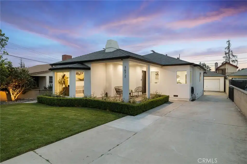 Stunning House in the Charming Pocket of Chapman Woods