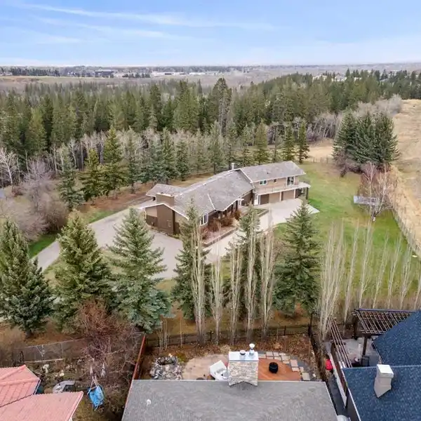 SPACIOUS HOME ON VERSATILE ACREAGE