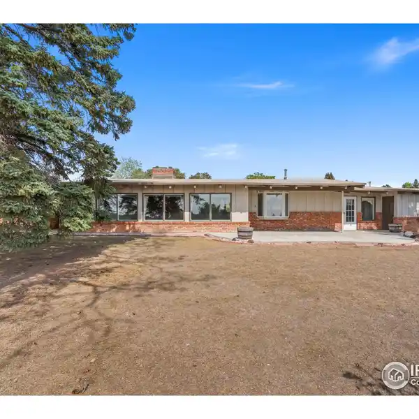 UNIQUE RANCH-STYLE HOME ON 4.5 ACRES