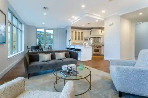 Luxury Living at the Residence at the Ritz Carlton