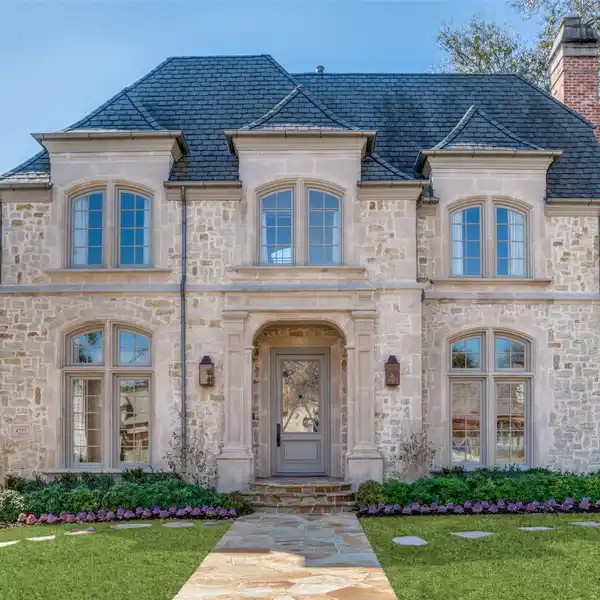 THE BEST VALUE IN THE HEART OF THE FRENCH STREETS