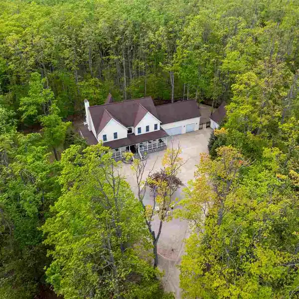TRANQUIL LIVING CLOSE TO TOWN