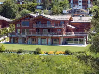 Sumptuous Property Enjoys an Exceptional Setting