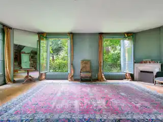 Great Potential in a Lush Setting