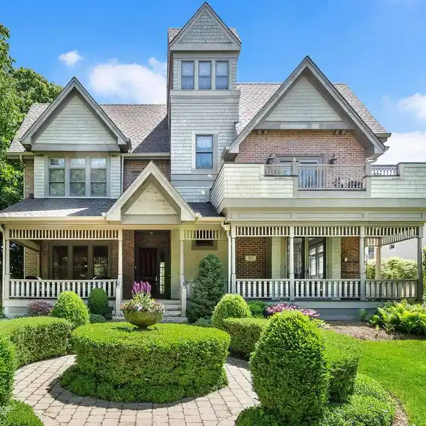 EXCEPTIONAL IN-TOWN HOME