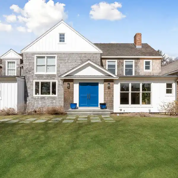 BEAUTIFUL RENTAL HOME WITH AMPLE ENTERTAINING SPACE