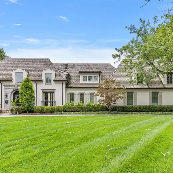 A TRUE TESTAMENT TO LUXURY LIVING