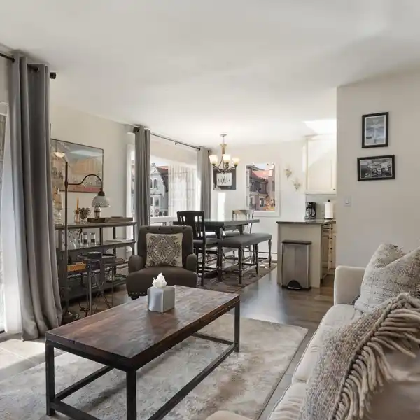 HOT TUB WITH A VIEW | ONE ASSIGNED PARKING SPACE INCLUDED