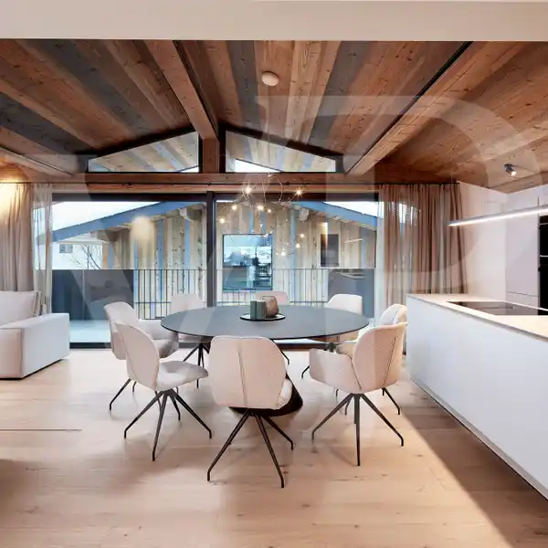 SUNNY HOLIDAY HOME