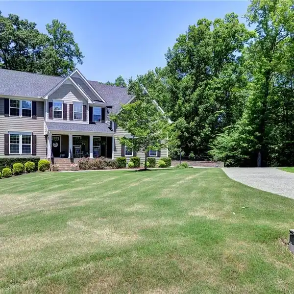 STYLISH ESTATE LIVING WITH FINISHED BASEMENT
