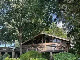 Classic Lake House Located on Beautiful Lake Hickory
