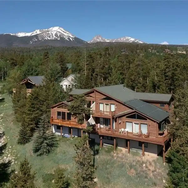 WONDERFUL HOME NESTLED IN THE PINES