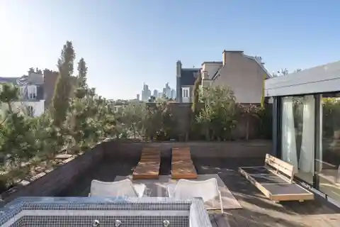 Bright and Peaceful Top-Floor Duplex