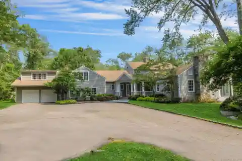 Timeless Elegance in Old Hill