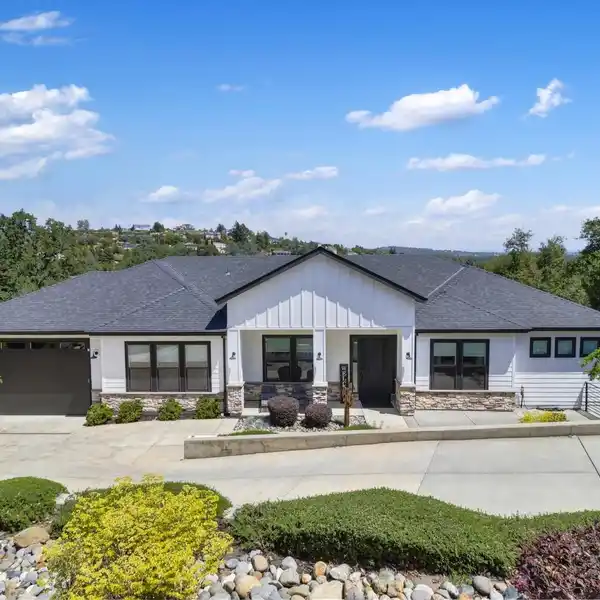 IMMACULATE ENTERTAINER'S DREAM HOME