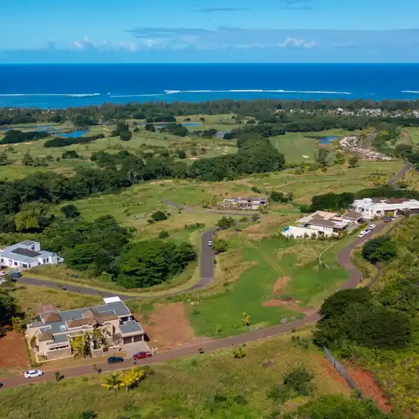 PRIVILEGED POSITION IN THE PRESTIGIOUS VISTA COLLECTION