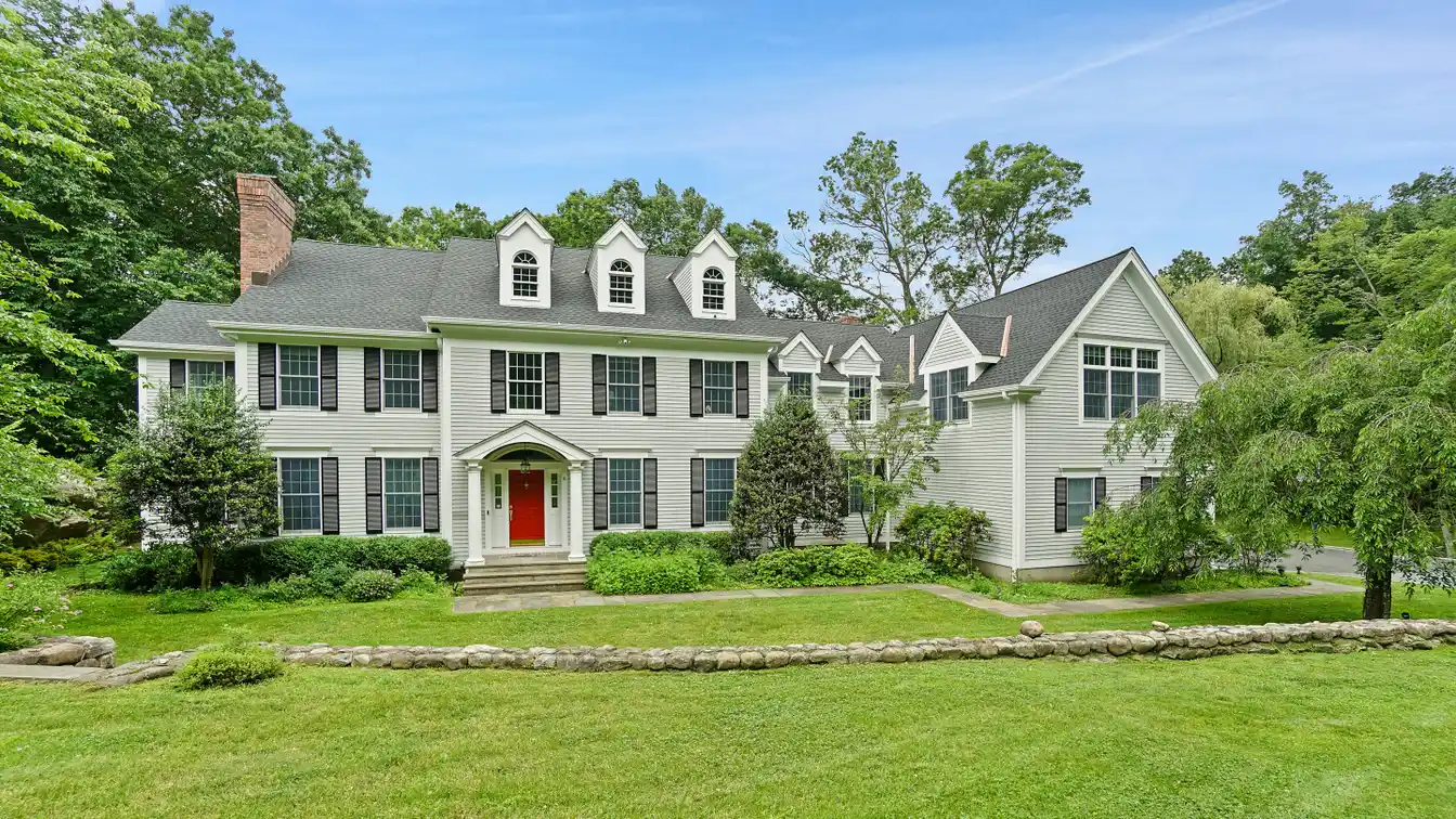 Four Bedroom Rental Blending Style and Comfort