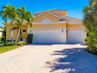 Stunning Salt Water Pool Home in Vero Beach