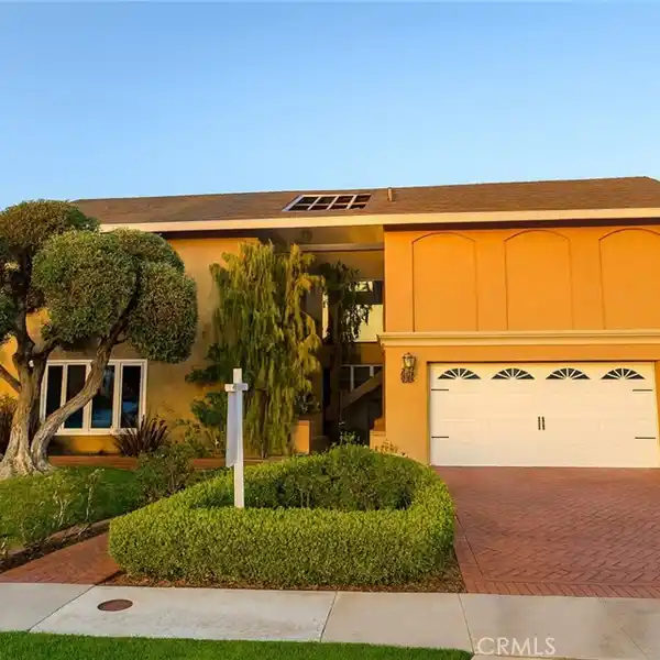 EXCEPTIONAL SOUTH HUNTINGTON BEACH POOL HOME