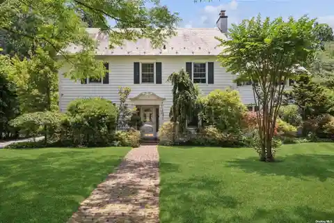 Impeccably Maintained Colonial Home in the Heart of East Williston