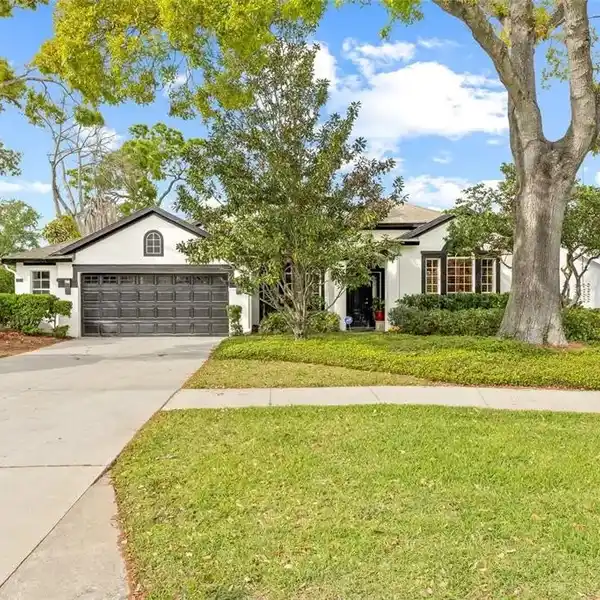 CONTEMPORARY SOUTH TAMPA HOME IN PRIME LOCATION