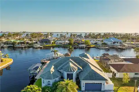 Rare Waterfront Gem in Yacht Club
