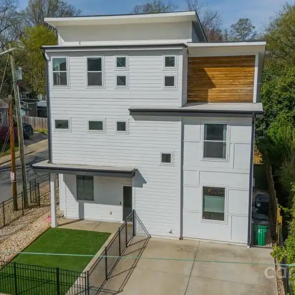 NEWER HOME IN BELMONT